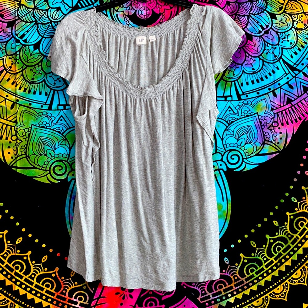 Gap gray t-shirt